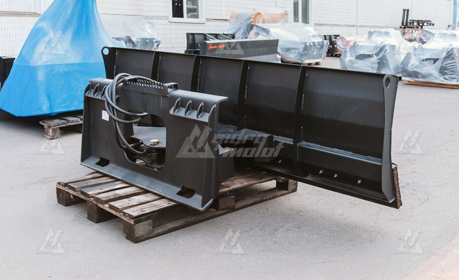 Отвал для уборки снега коммунальный Impulse TB 2400M Bob-Tach для погрузчиков картинка 647575