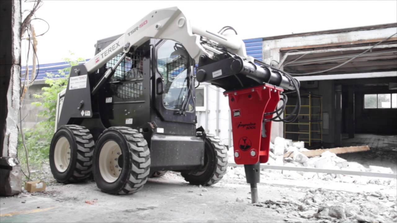 Мини-погрузчик Terex TSR 50 с гидромолотом Impulse 100L